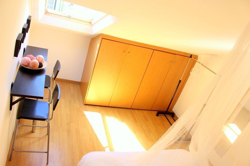 Bica Mini Hostel Lissabon Buitenkant foto